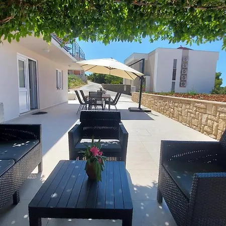 Seaside Holiday House Prizba, Korcula - 21583 Дом отдыха Blato (Korcula)